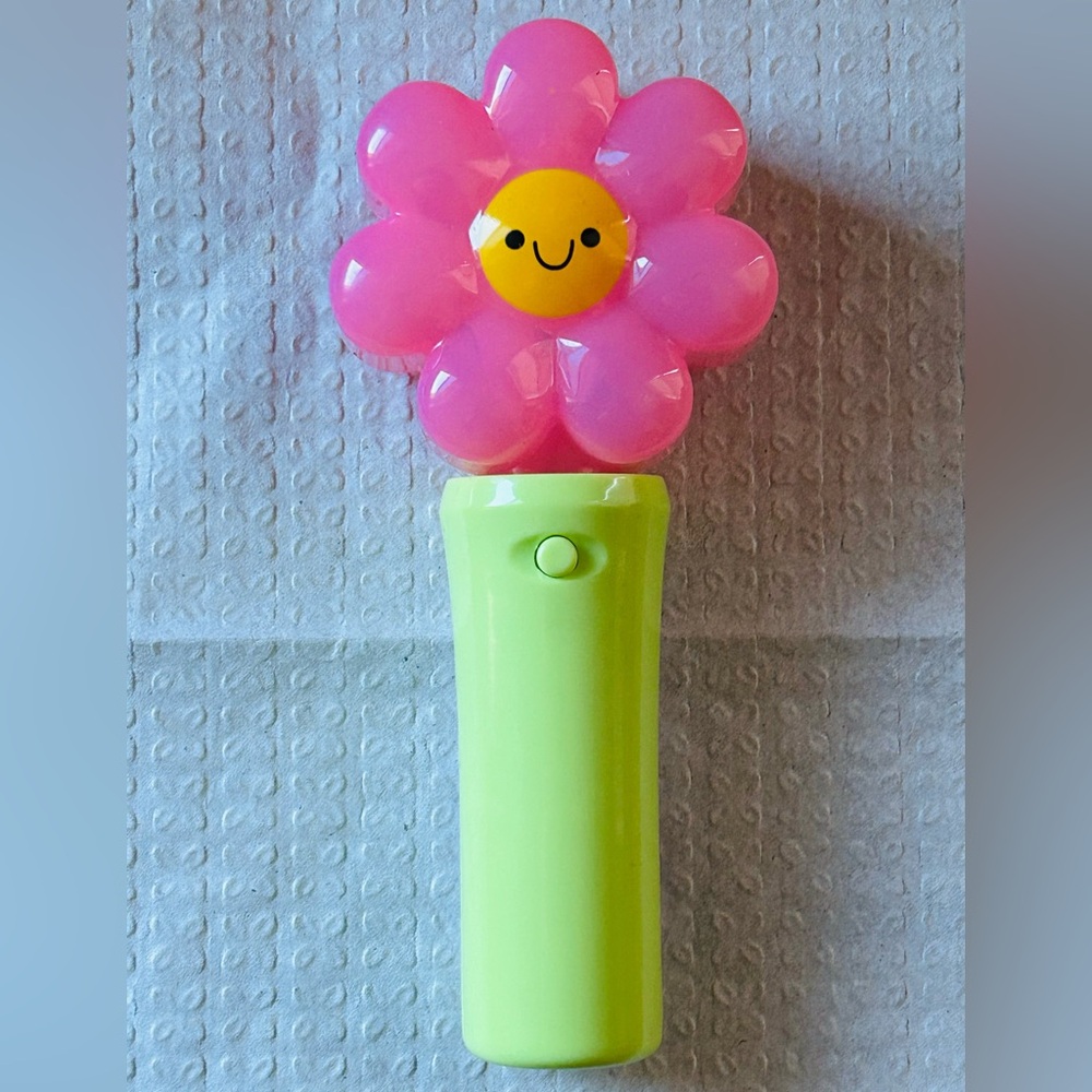 NEW!! Spring Has Sprung Light Up Flower Wand (NWT)